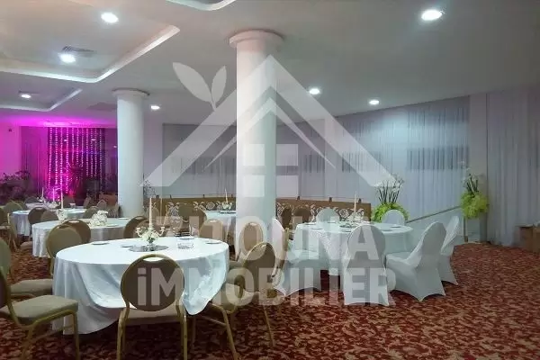 Espace pour fêtes à vendre