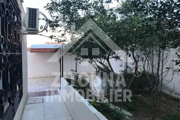 A louer un rez de jardin à la Marsa