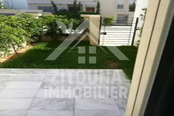 A louer Bel appartement avec jardin