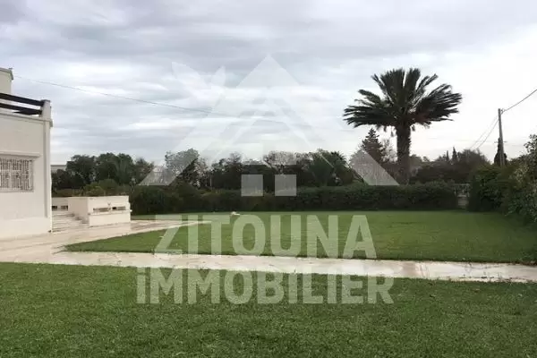 A louer une villa meublée avec studio à Chotrana 1
