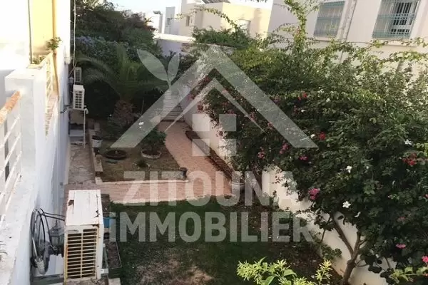 A vendre une belle villa à Ennaser 2