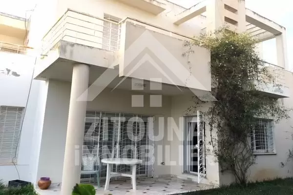 A vendre une belle villa à Ennaser 2