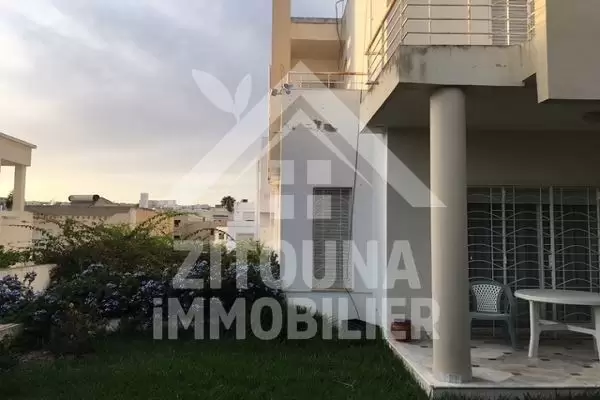 A vendre une belle villa à Ennaser 2