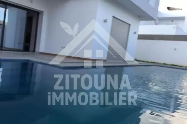 A vendre une belle maison à La Soukra