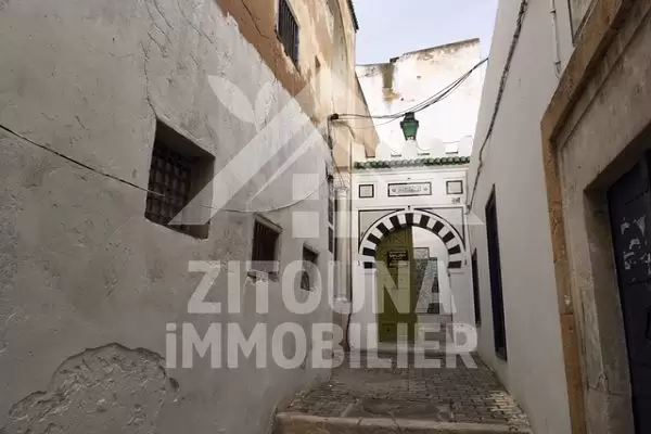 A vendre un monument du xvi siècle ...