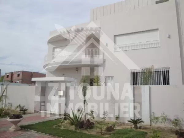 Etage de villa à louer