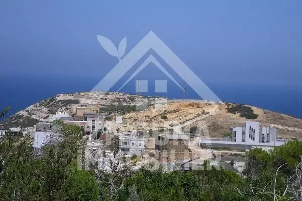 A vendre un terrain de 1900 m² dans les grottes Corniche 2 Bizerte.