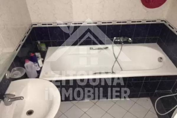A louer un appartement dans une résidence gardée à la Soukra