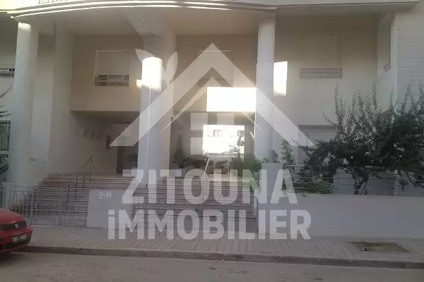 A louer bel appartement meublé