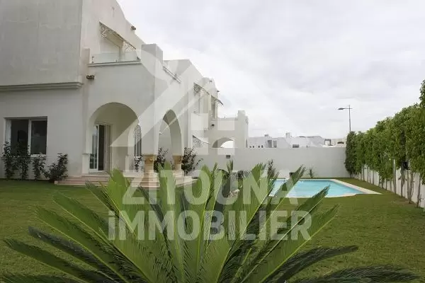 A louer cette somptueuse villa à Gammarth Marina