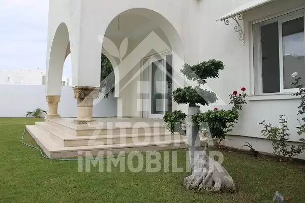 A louer cette somptueuse villa à Gammarth Marina