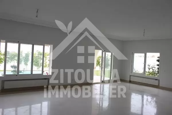 A louer cette somptueuse villa à Gammarth Marina