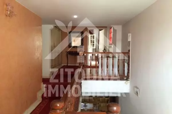 A louer beau duplex à la Marsa