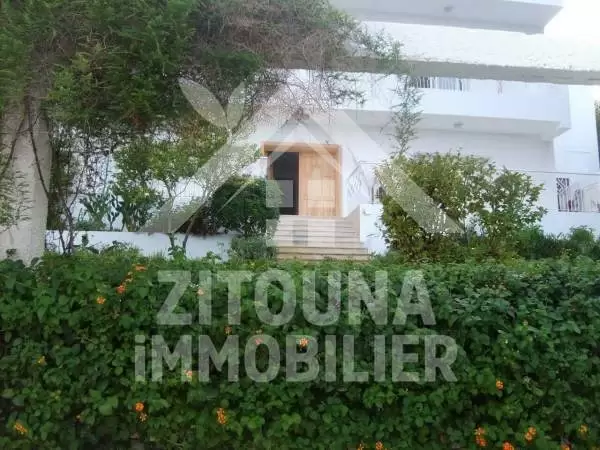 A louer belle villa à Marsa Corniche vue sur mer