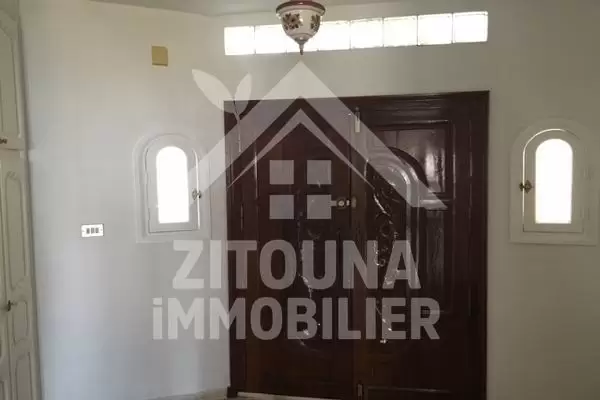 Etage de villa à louer à La Marsa Corniche