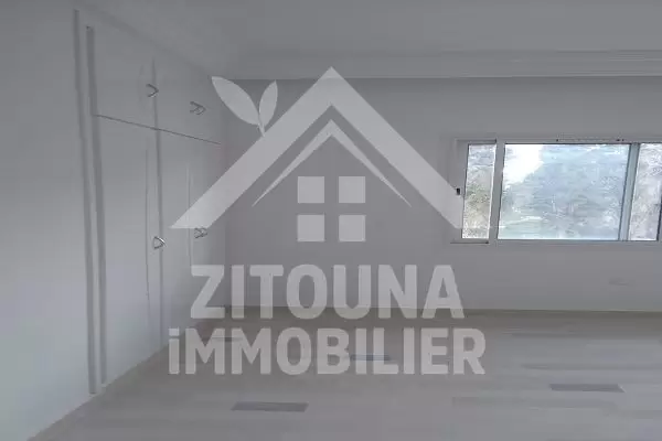 Villa à louer à Cité El Corniche