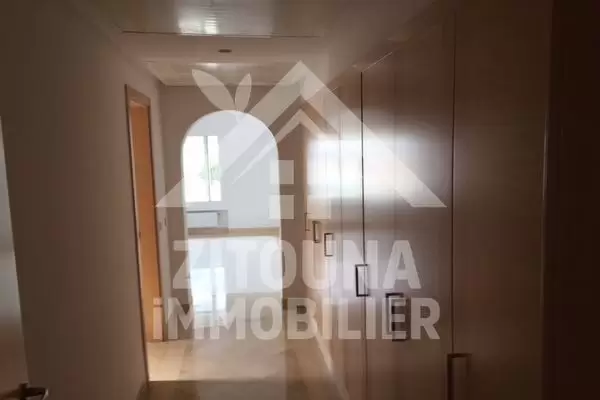 A louer un bel appartement à Gammarth Marina