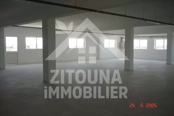 A vendre une villa et usine à Soliman