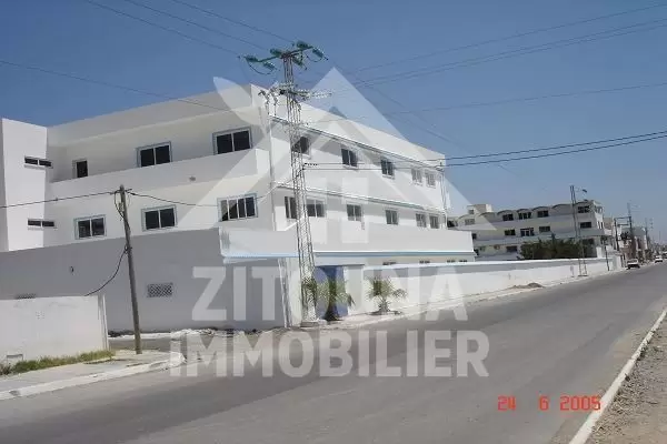 A vendre une villa et usine à Soliman