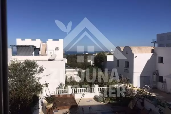 Pour vos vacances, étage de villa au Golden Tulip