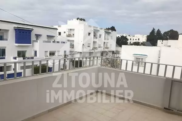 Etage de villa à louer à Amilcar