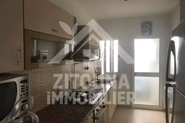 Etage de villa à louer à Amilcar