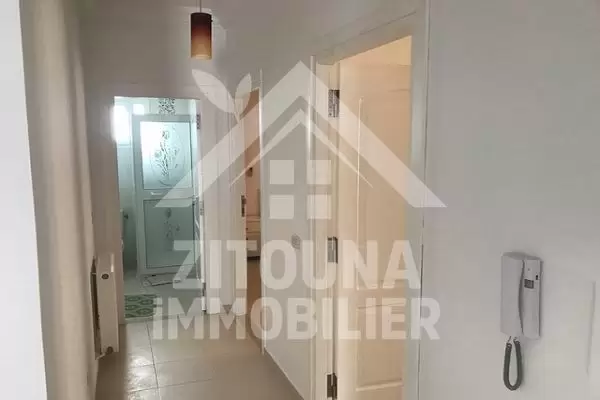 Etage de villa à louer à Amilcar