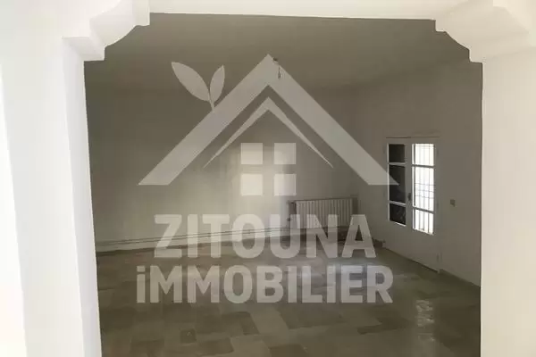 A louer beau duplex à la Marsa