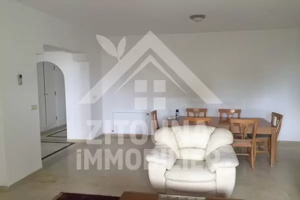 A louer bel appartement meublé à La Marsa Plage