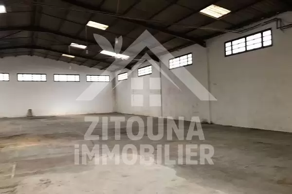 Un Entrepôt à louer