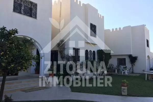 Belle villa à Vendre à La Soukra