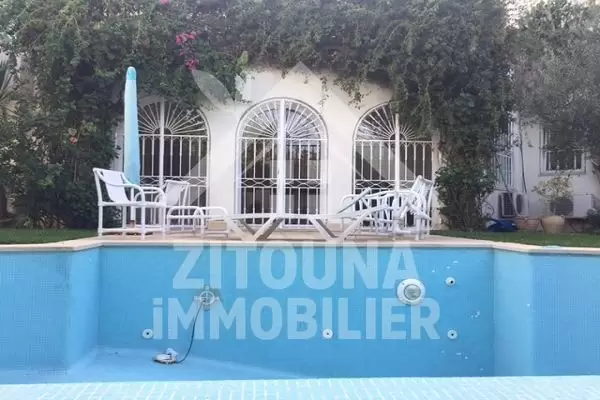 A louer belle villa à Gammarth Plage