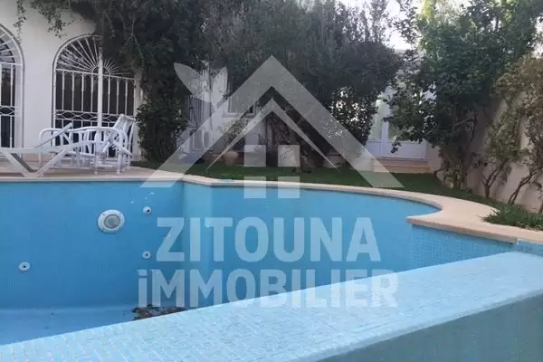 A louer belle villa à Gammarth Plage