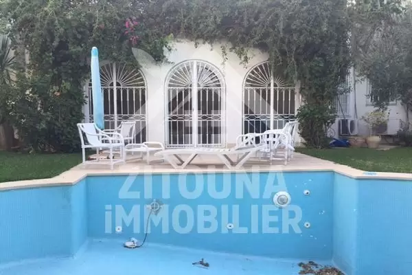 A louer belle villa à Gammarth Plage