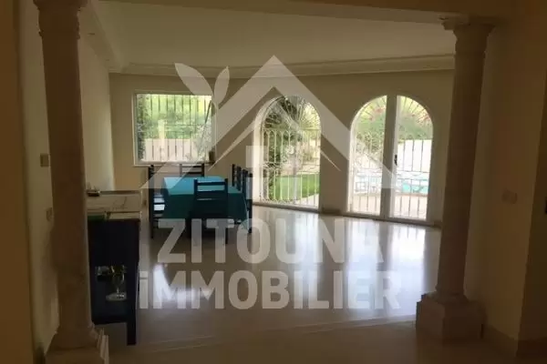 A louer belle villa à Gammarth Plage