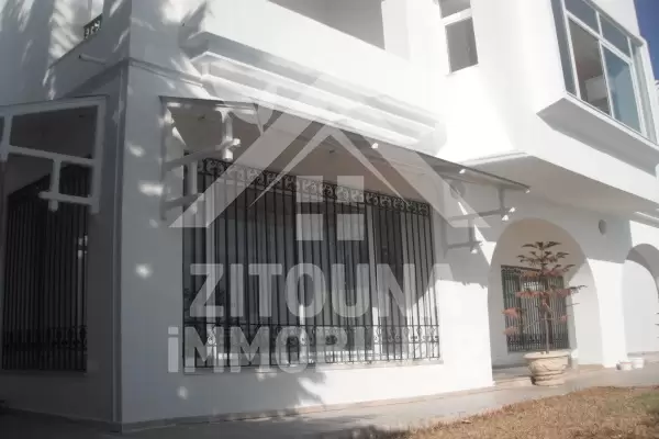 Villa à louer avec piscine sur les hauteurs de Gammarth supérieur