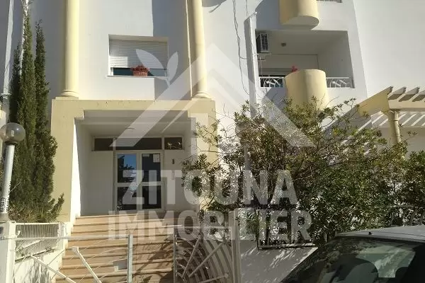 Appartement à louer à Cité Ennasr