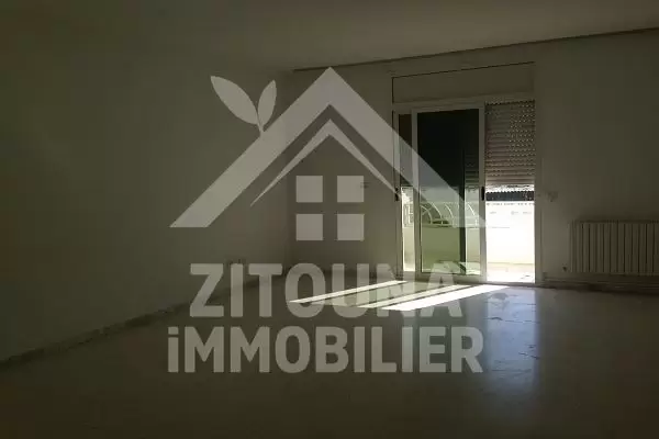 Appartement à louer à Cité Ennasr