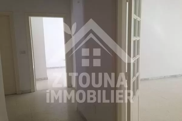Appartement à louer à Cité Ennasr