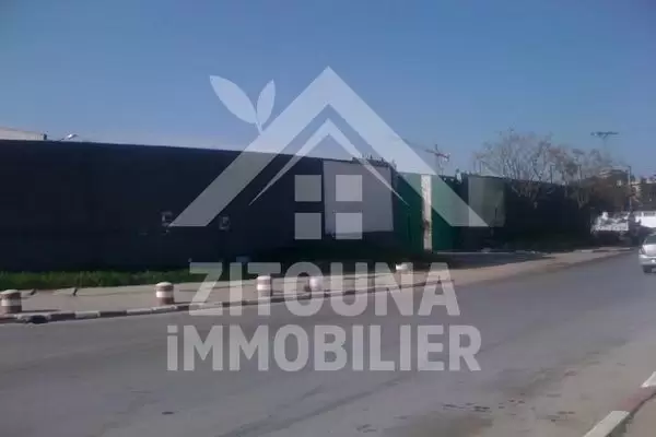 Un Entrepôt à louer à Megrine vocation commercial et industrielle
