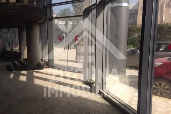 Espace commercial à louer sur La route de La Soukra