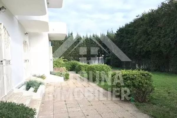A vendre une belle villa à La Marsa