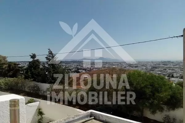 Villa à louer avec piscine