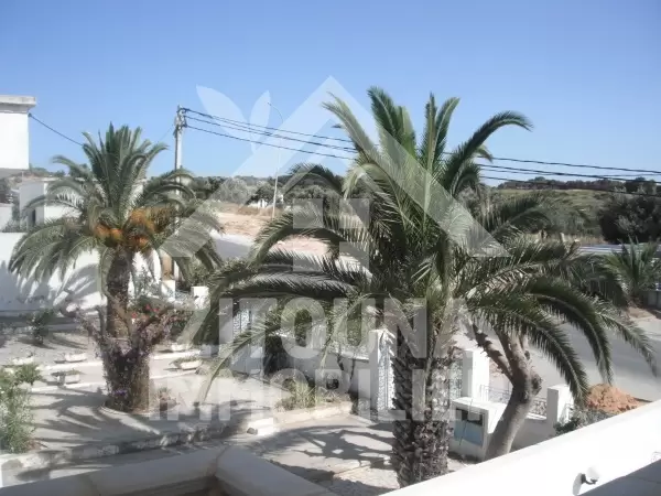 Etage de villa meublé