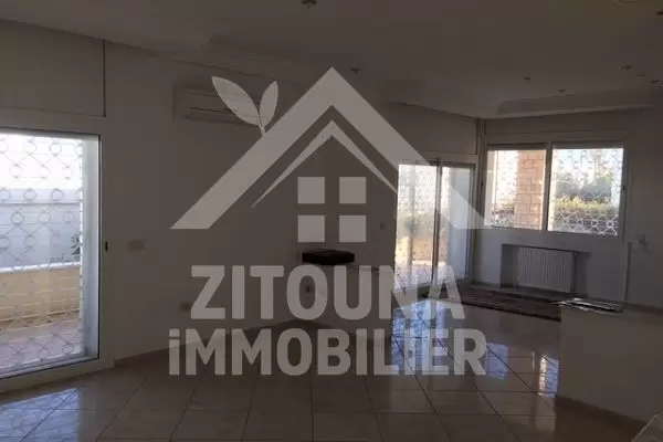A louer un étage de villa à la Marsa Corniche
