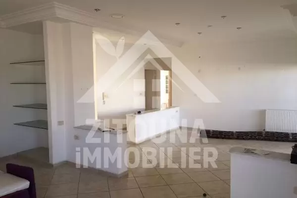 A louer un étage de villa à la Marsa Corniche