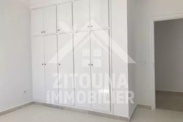 Villa neuve à louer à Marsa