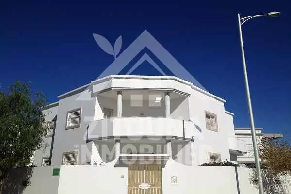 Belle Villa à louer au lac 2