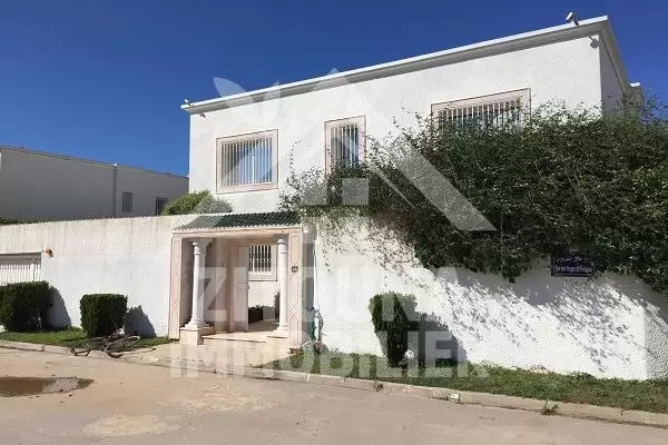 A louer une belle villa à Gammarth