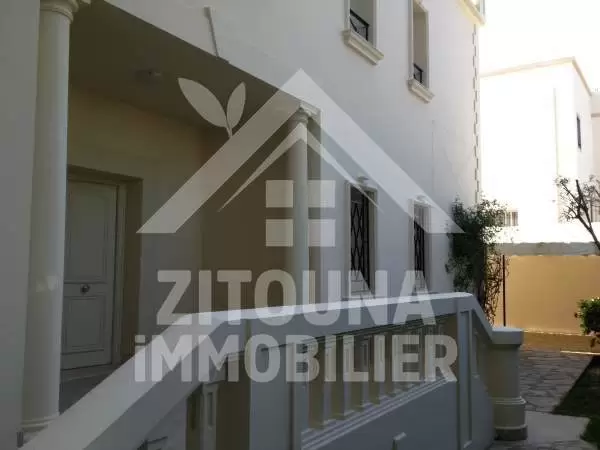 A louer Magnifique villa à Carthage .....